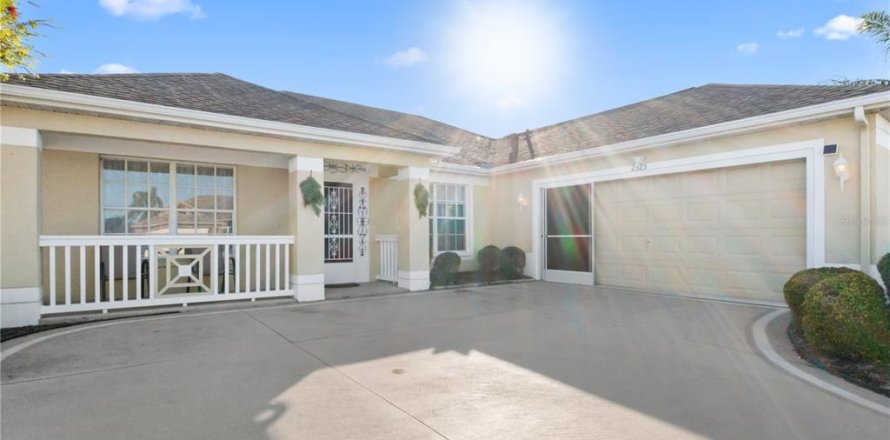 House in Sun City Center, Florida 3 bedrooms, 146.14 sq.m. № 1572385