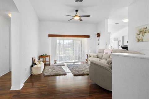 House in Sun City Center, Florida 3 bedrooms, 146.14 sq.m. № 1572385 - photo 5