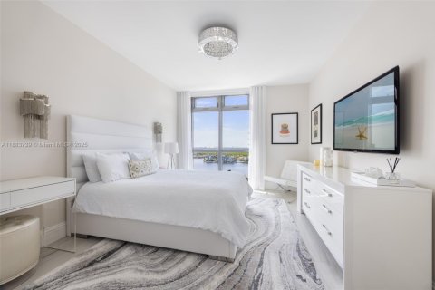 Condominio en alquiler en North Miami Beach, Florida, 3 dormitorios, 206.15 m2 № 1978432 - foto 14