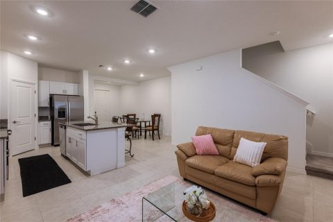 Touwnhouse à vendre à Tampa, Floride: 3 chambres, 148.27 m2 № 2132392 - photo 5