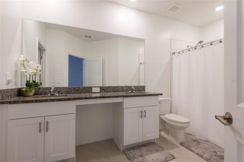 Touwnhouse à vendre à Tampa, Floride: 3 chambres, 148.27 m2 № 2132392 - photo 17