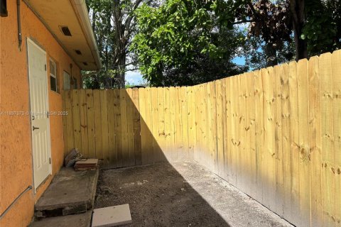 Снять в аренду виллу или дом в Мирамар, Флорида 1 спальня, 32.52м2, № 1949018 - фото 2