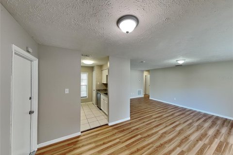 Casa en alquiler en Brandon, Florida, 3 dormitorios, 104.98 m2 № 2117657 - foto 6