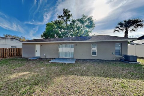 Casa en alquiler en Brandon, Florida, 3 dormitorios, 104.98 m2 № 2117657 - foto 17