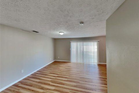 Casa en alquiler en Brandon, Florida, 3 dormitorios, 104.98 m2 № 2117657 - foto 4