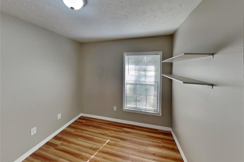 Casa en alquiler en Brandon, Florida, 3 dormitorios, 104.98 m2 № 2117657 - foto 14