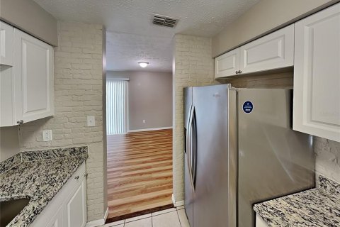 Casa en alquiler en Brandon, Florida, 3 dormitorios, 104.98 m2 № 2117657 - foto 7