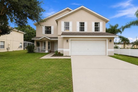 House in Kissimmee, Florida 5 bedrooms, 243.87 sq.m. № 2314274