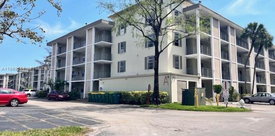 Condo in Lauderdale Lakes, Florida, 2 bedrooms  № 2051636