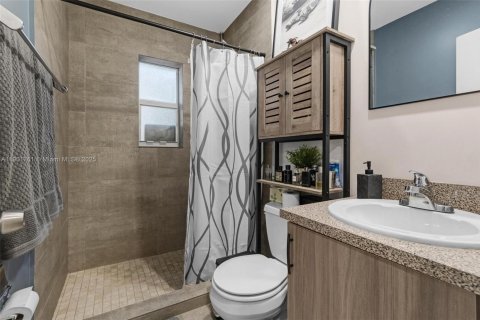 Casa en venta en Miami, Florida, 2 dormitorios, 86.21 m2 № 1953569 - foto 17