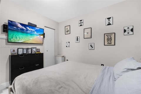 Casa en venta en Miami, Florida, 2 dormitorios, 86.21 m2 № 1953569 - foto 13