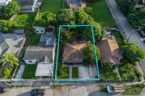 Casa en venta en Miami, Florida, 2 dormitorios, 86.21 m2 № 1953569 - foto 2