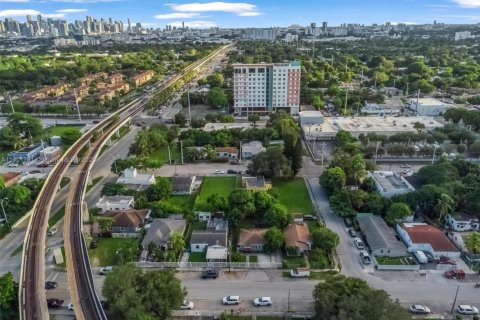 Casa en venta en Miami, Florida, 2 dormitorios, 86.21 m2 № 1953569 - foto 27
