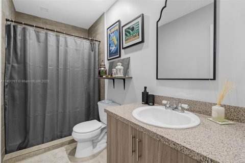 Casa en venta en Miami, Florida, 2 dormitorios, 86.21 m2 № 1953569 - foto 16