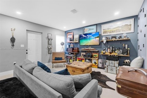 Casa en venta en Miami, Florida, 2 dormitorios, 86.21 m2 № 1953569 - foto 8