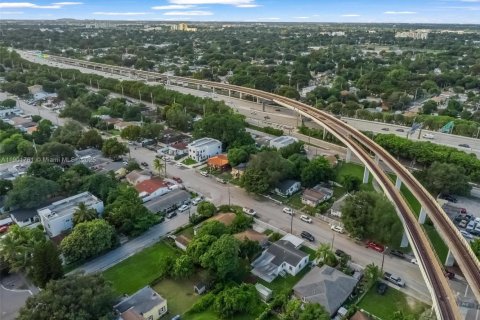 Casa en venta en Miami, Florida, 2 dormitorios, 86.21 m2 № 1953569 - foto 25