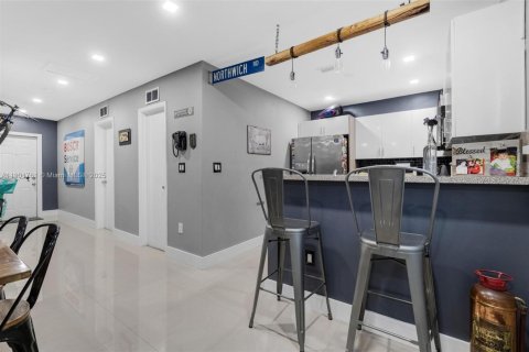 Casa en venta en Miami, Florida, 2 dormitorios, 86.21 m2 № 1953569 - foto 5