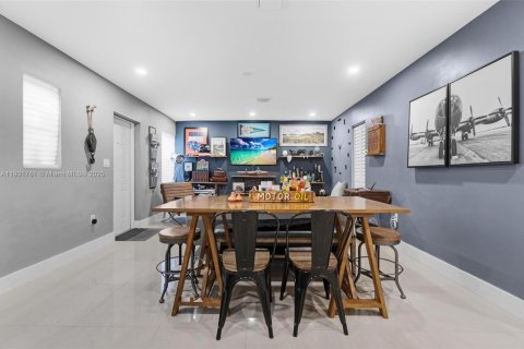 Casa en venta en Miami, Florida, 2 dormitorios, 86.21 m2 № 1953569 - foto 11