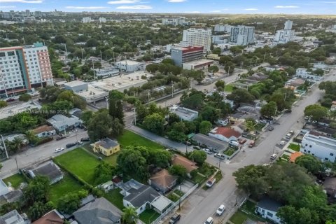 Casa en venta en Miami, Florida, 2 dormitorios, 86.21 m2 № 1953569 - foto 24