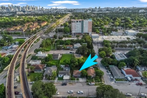 Casa en venta en Miami, Florida, 2 dormitorios, 86.21 m2 № 1953569 - foto 23