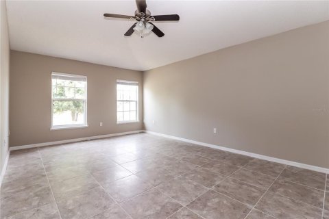 Villa ou maison à louer à Kissimmee, Floride: 4 chambres, 193.98 m2 № 2408624 - photo 4