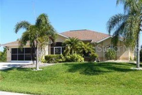 Villa ou maison à louer à Port Charlotte, Floride: 3 chambres, 175.68 m2 № 1829363 - photo 1