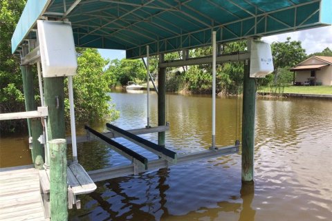 Villa ou maison à louer à Port Charlotte, Floride: 3 chambres, 175.68 m2 № 1829363 - photo 4