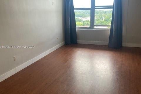 Снять в аренду кондоминиум в Майами-Бич, Флорида 1 спальня, 67.45м2, № 1947671 - фото 5