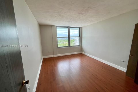 Снять в аренду кондоминиум в Майами-Бич, Флорида 1 спальня, 67.45м2, № 1947671 - фото 11