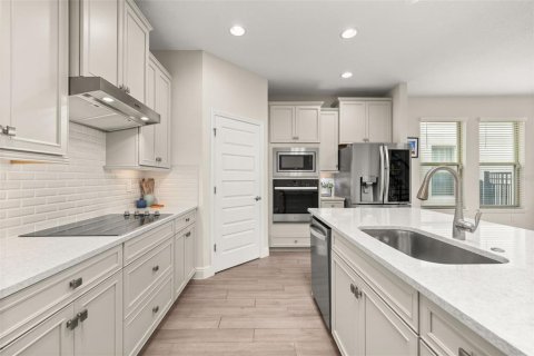 House in Winter Garden, Florida 4 bedrooms, 272.3 sq.m. № 2342054 - photo 14