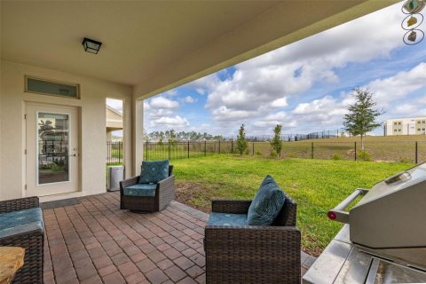 House in Winter Garden, Florida 4 bedrooms, 272.3 sq.m. № 2342054 - photo 2