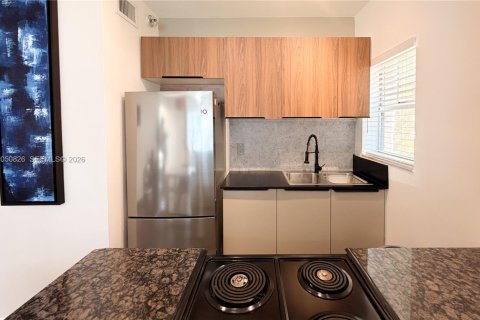 Condominio en venta en Miami Beach, Florida, 1 dormitorio, 42.74 m2 № 2192620 - foto 9