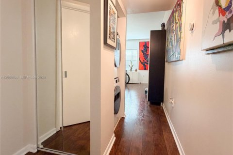 Condominio en venta en Miami Beach, Florida, 1 dormitorio, 42.74 m2 № 2192620 - foto 13