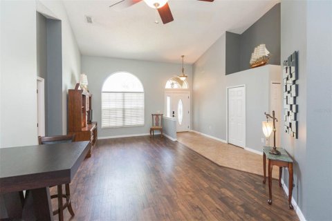 House in New Port Richey, Florida 2 bedrooms, 167.04 sq.m. № 1653328 - photo 8