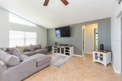 House in New Port Richey, Florida 2 bedrooms, 167.04 sq.m. № 1653328 - photo 22