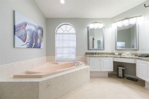 House in New Port Richey, Florida 2 bedrooms, 167.04 sq.m. № 1653328 - photo 12