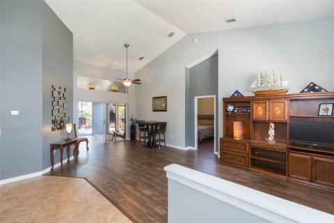 House in New Port Richey, Florida 2 bedrooms, 167.04 sq.m. № 1653328 - photo 4