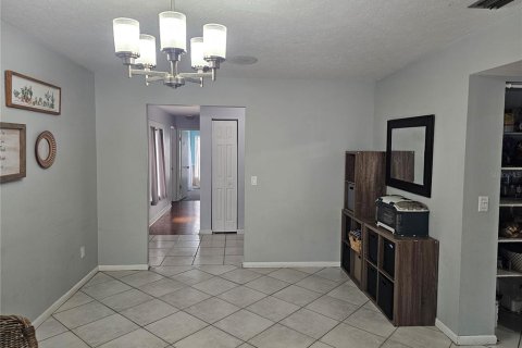 House in Lutz, Florida 3 bedrooms, 184.13 sq.m. № 2239667 - photo 8