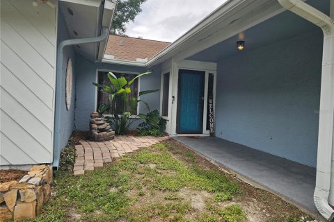 House in Lutz, Florida 3 bedrooms, 184.13 sq.m. № 2239667 - photo 3