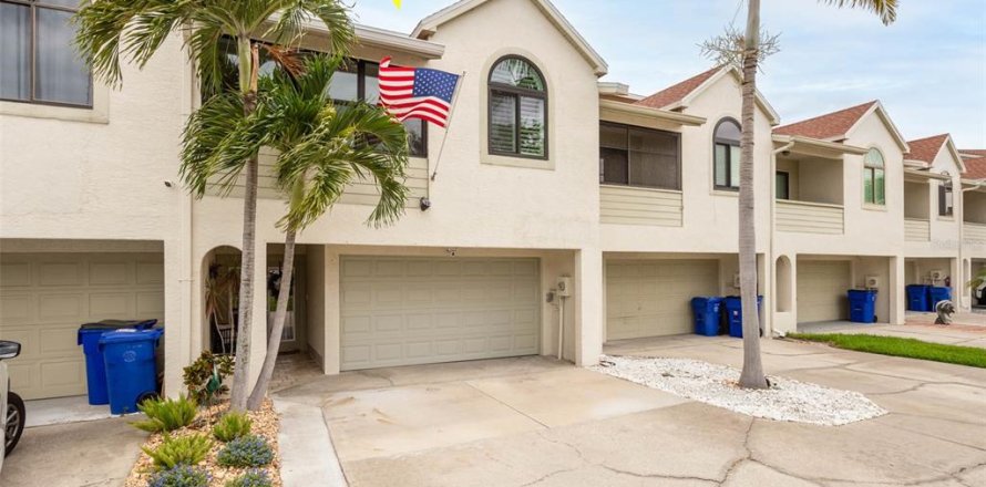 Adosado en Dunedin, Florida 3 dormitorios, 193.79 m2 № 2132436