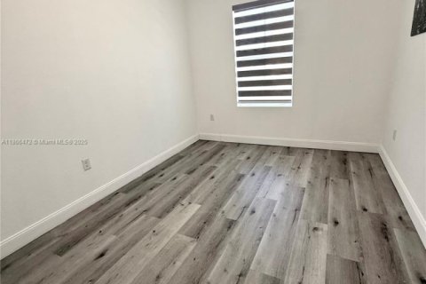 Casa en alquiler en Florida City, Florida, 5 dormitorios, 200.11 m2 № 1897375 - foto 7