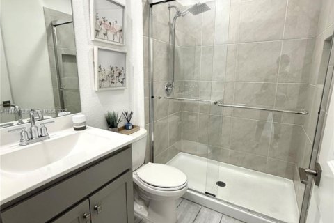 Casa en alquiler en Florida City, Florida, 5 dormitorios, 200.11 m2 № 1897375 - foto 6