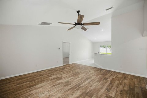 House in Ocala, Florida 3 bedrooms, 124.86 sq.m. № 2258338 - photo 10