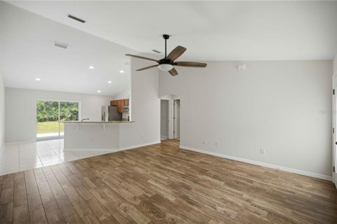 House in Ocala, Florida 3 bedrooms, 124.86 sq.m. № 2258338 - photo 11