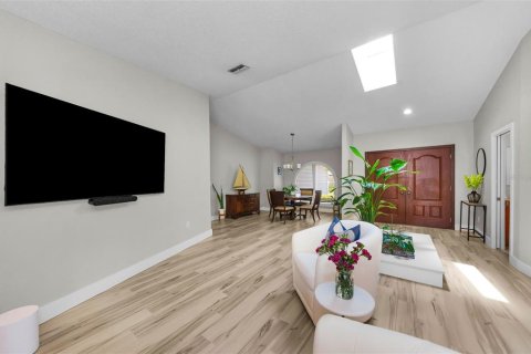 House in Palm Harbor, Florida 4 bedrooms, 221.85 sq.m. № 1853776 - photo 14