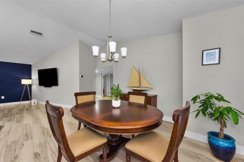 House in Palm Harbor, Florida 4 bedrooms, 221.85 sq.m. № 1853776 - photo 18