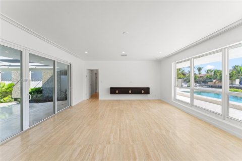 Casa en alquiler en Miami, Florida, 5 dormitorios, 307.69 m2 № 2010353 - foto 21