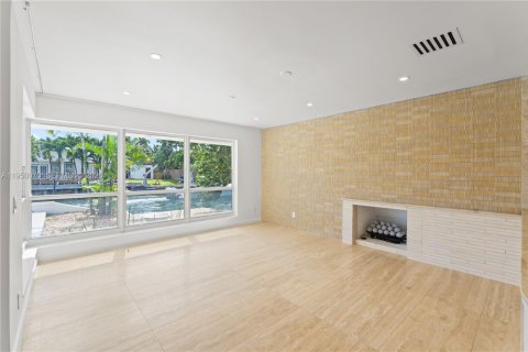 Casa en alquiler en Miami, Florida, 5 dormitorios, 307.69 m2 № 2010353 - foto 24