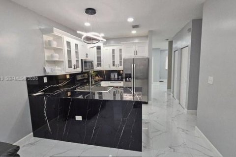 Купить таунхаус в Майами, Флорида 4 спальни, 157.75м2, № 2049622 - фото 10