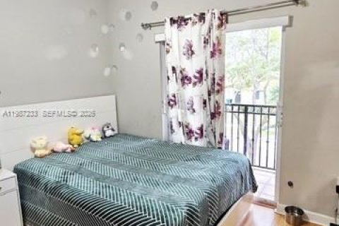 Купить таунхаус в Майами, Флорида 4 спальни, 157.75м2, № 2049622 - фото 27